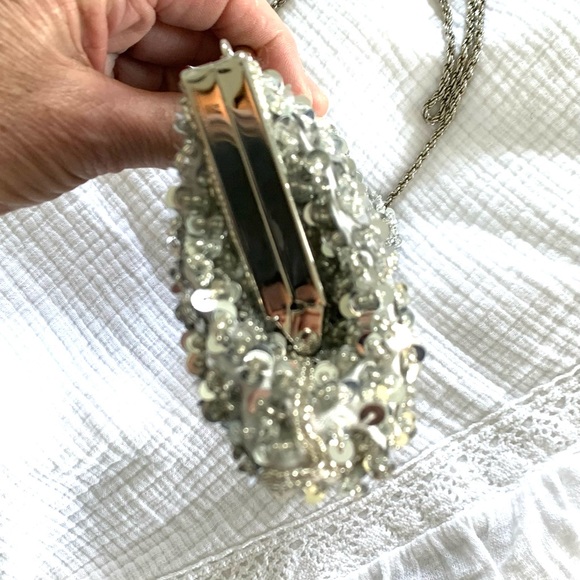 La Regale Silver Sequin Beaded Purse Formal Bridal NWOT - Picture 7 of 9